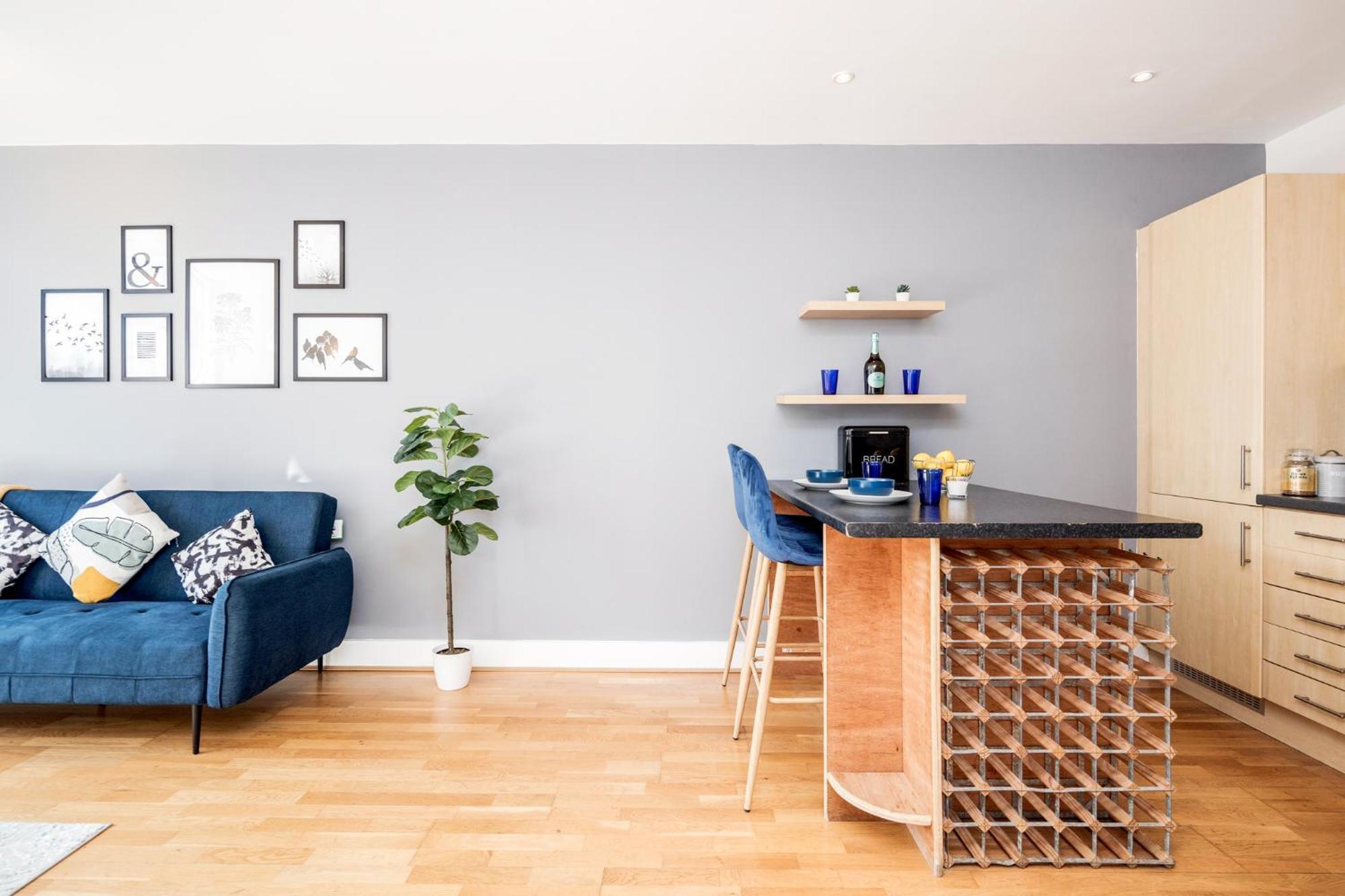 Cloud9Sa At The Charles Chertsey Apartment Room photo